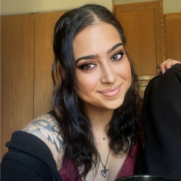 Meet your Posher, Samantha - Picture 1 of 5